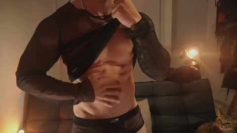 Snapshot of damianow chatting on September 19, 12:45 am insta damn8 -------- online show from September 19, 12:45 am