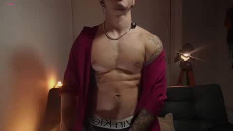 Snapshot of damianow chatting on September 21, 12:12 am insta damn8 -------- online show from September 21, 12:12 am