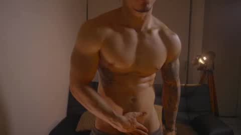 Snapshot of damianow chatting on October 6, 11:57 pm insta damn8 -------- online show from October 6, 11:57 pm