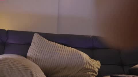 Snapshot of damianow chatting on October 16, 9:05 pm insta damn8 -------- online show from October 16, 9:05 pm