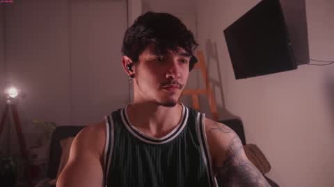 Snapshot of damianow chatting on November 10, 11:48 pm insta damn8 -------- online show from November 10, 11:48 pm