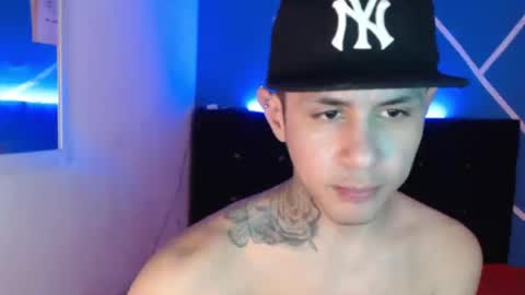 damiansexyboy69 online show from November 20, 3:23 pm