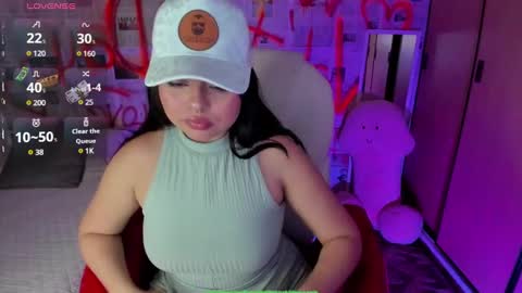 Snapshot of damn_that_booty chatting on February 19, 1:08 am Criss online show from February 19, 1:08 am