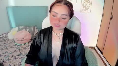 Snapshot of damn_that_booty chatting on December 4, 3:54 pm Criss online show from December 4, 3:54 pm