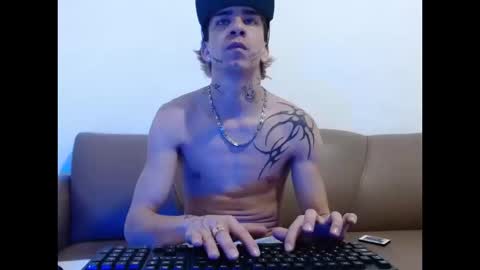 dan_jonson15 online show from October 16, 1:28 am