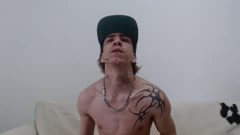 dan_jonson15 online show from November 20, 2:28 pm