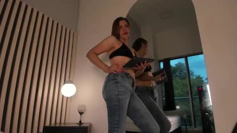 dana_cole online show from November 18, 7:51 pm