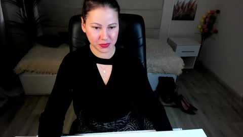 Dana Dom online show from February 18, 2:05 am