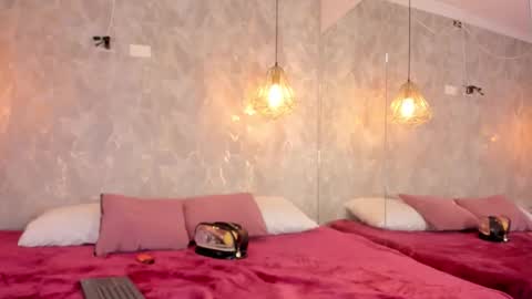    online show from October 27, 10:58 pm