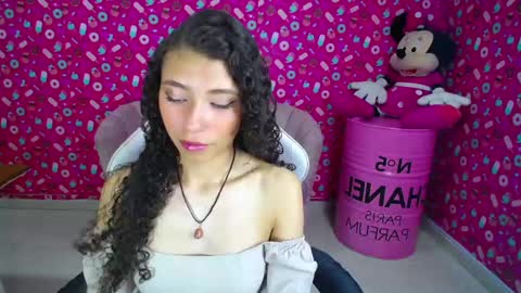 Danatella  online show from February 6, 4:58 pm