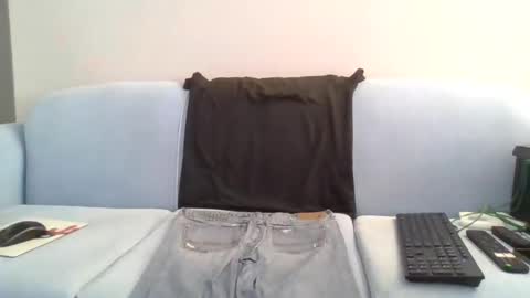 Snapshot of dandyriver chatting on December 1, 6:19 pm dandyriver online show from December 1, 6:19 pm