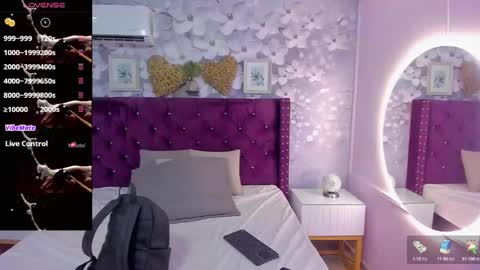 Snapshot of danee_19 chatting on March 8, 11:27 am Daniela online show from March 8, 11:27 am