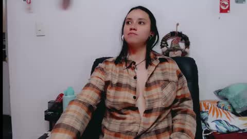 dani y jocelyn online show from December 5, 10:01 pm