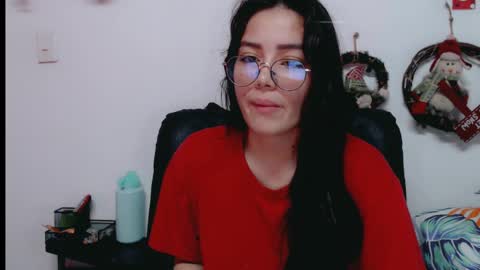 dani y jocelyn online show from December 10, 7:54 pm