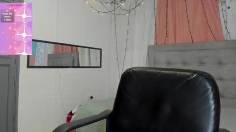 Snapshot of dani_lue chatting on December 22, 3:33 pm dani_lue online show from December 22, 3:33 pm