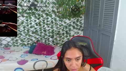 Snapshot of dani_lue chatting on October 20, 6:25 am dani_lue online show from October 20, 6:25 am