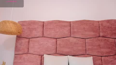 Snapshot of dani_velvet chatting on October 1, 3:34 am online show from October 1, 3:34 am