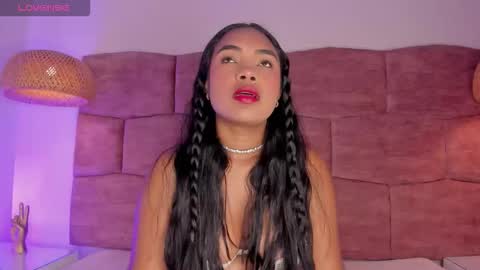 Snapshot of dani_velvet chatting on November 9, 3:49 am online show from November 9, 3:49 am