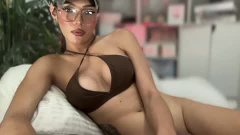 danica_walton online show from January 8, 6:20 pm