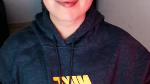 Snapshot of daniel_ruis16 chatting on December 23, 2:39 pm daniel_ruis16 online show from December 23, 2:39 pm