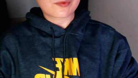 Snapshot of daniel_ruis16 chatting on December 26, 1:54 pm daniel_ruis16 online show from December 26, 1:54 pm