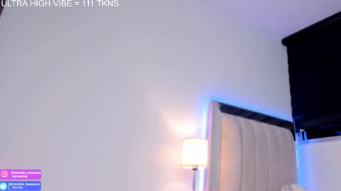  independent model   online show from October 7, 11:24 pm