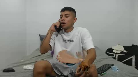 danielitopapii online show from February 11, 12:06 am