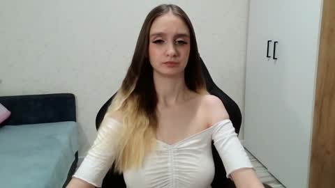 Daniella Martin online show from December 4, 12:30 am