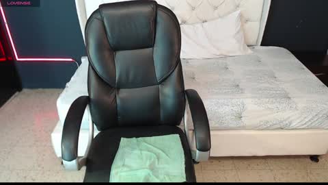 Snapshot of danielle_smithh chatting on January 8, 9:21 am Danielle Smith online show from January 8, 9:21 am