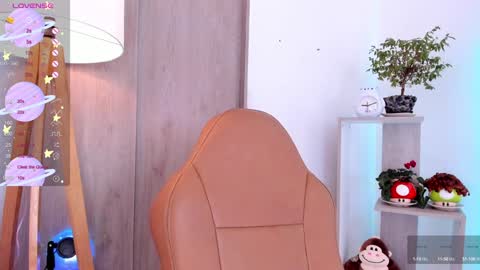 Danielle Rose online show from February 7, 7:49 pm