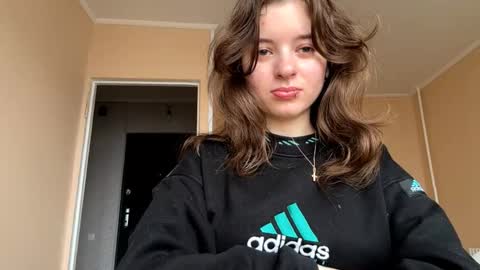 Mia online show from November 12, 7:20 am