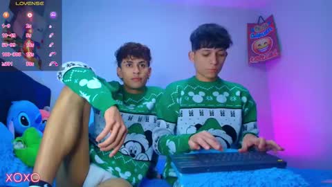 Snapshot of daniels_devil chatting on December 17, 3:01 am daniels online show from December 17, 3:01 am