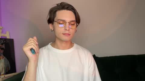 danieltuckerr online show from October 5, 4:55 am