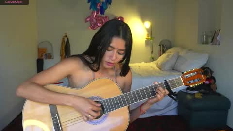 danalle .. online show from October 10, 9:25 pm