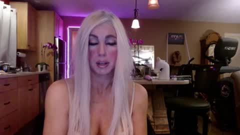 DanikaWhite69 online show from October 4, 8:34 am