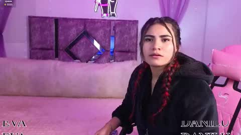 Snapshot of danilu_eva21 chatting on November 28, 7:05 pm Danilu and Eva online show from November 28, 7:05 pm