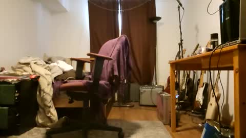 danimal5000 online show from December 1, 5:46 pm