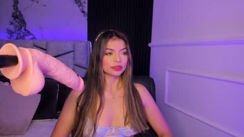 Dani Phonenix online show from February 17, 7:10 pm