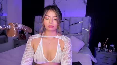 Dani Phonenix online show from March 1, 1:43 am
