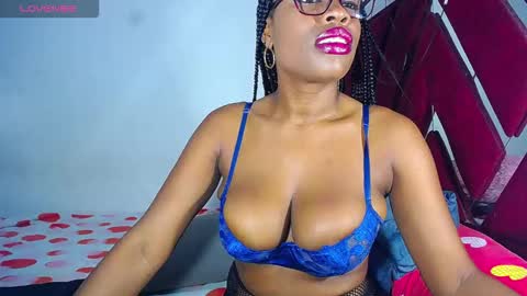 danisabrownn online show from October 15, 1:33 pm