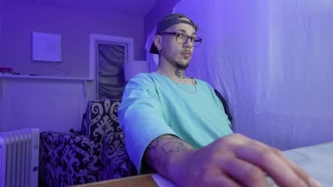 Snapshot of dankfuckcouple chatting on February 16, 9:15 am dankfuckcouple online show from February 16, 9:15 am