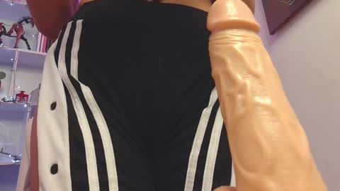 Snapshot of danmsel chatting on January 10, 4:01 am Pau online show from January 10, 4:01 am