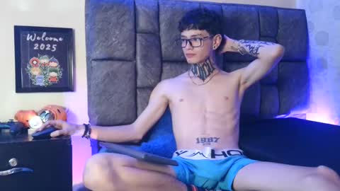 Snapshot of dann_brown chatting on February 1, 7:02 pm Dann Brown online show from February 1, 7:02 pm