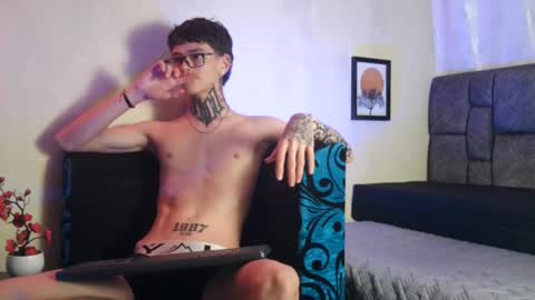 Snapshot of dann_brown chatting on March 11, 9:48 pm Dann Brown online show from March 11, 9:48 pm