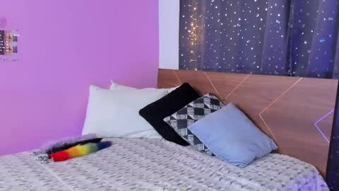 Snapshot of danna__castle chatting on March 11, 7:58 am Dannacastle online show from March 11, 7:58 am