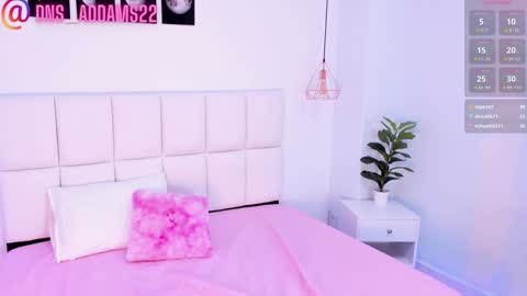 Snapshot of danna_adams1 chatting on December 11, 7:42 am danna_adams1 online show from December 11, 7:42 am