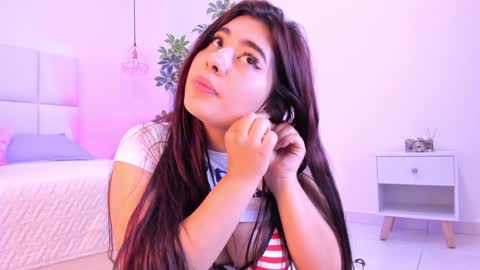 Snapshot of danna_adams1 chatting on January 21, 2:33 am danna_adams1 online show from January 21, 2:33 am