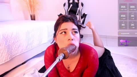 Snapshot of danna_adams1 chatting on February 7, 2:40 am danna_adams1 online show from February 7, 2:40 am