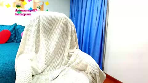 Snapshot of danna_angel chatting on September 18, 11:07 pm Danna online show from September 18, 11:07 pm