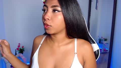 Danna online show from December 21, 5:40 pm